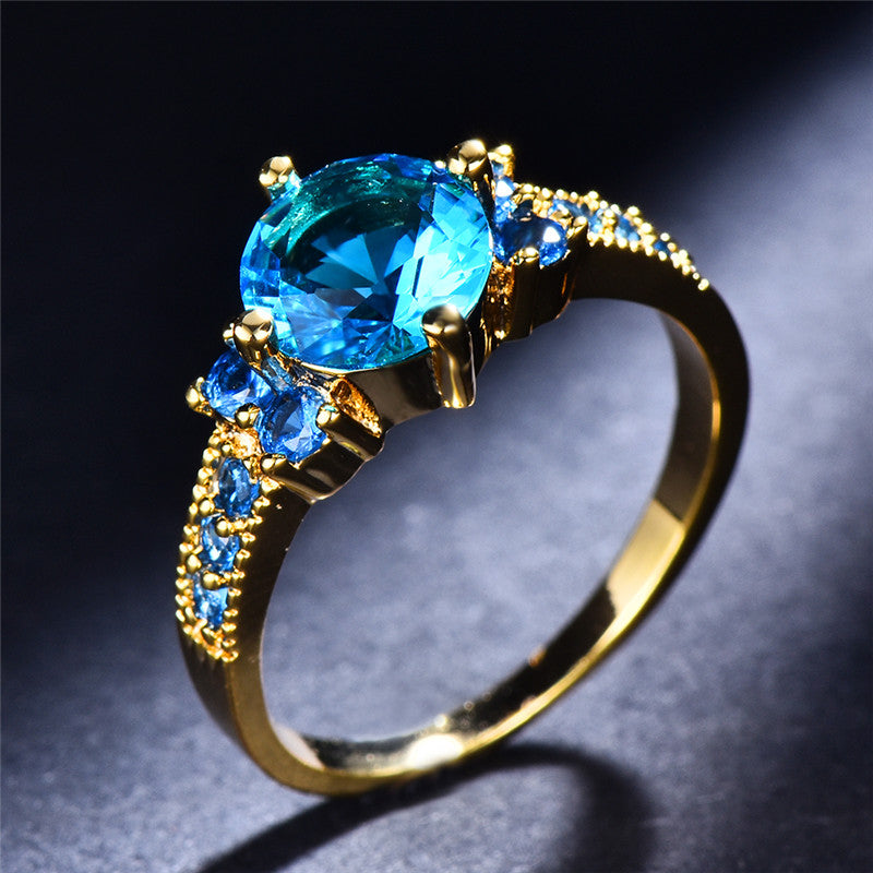 Elegant Claw Set Zirconia Ring