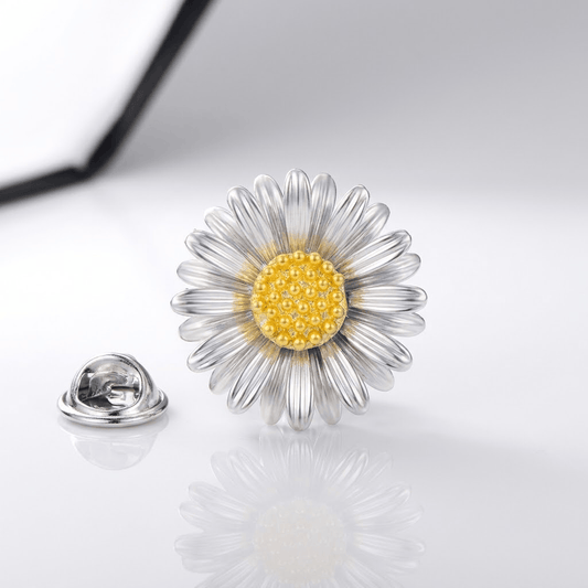 Elegant Gold Daisy Flower Brooch