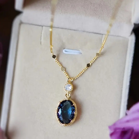 Sophisticated Moonlit Gold Necklace