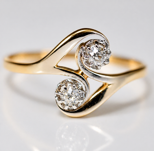 Elegant Vintage-Inspired Gold Zirconia Ring