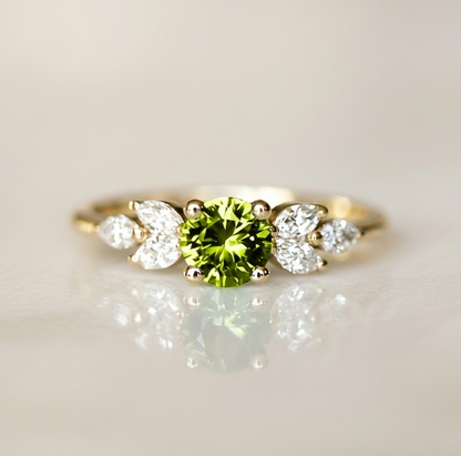 Elegant Vintage-Inspired Zirconia Ring