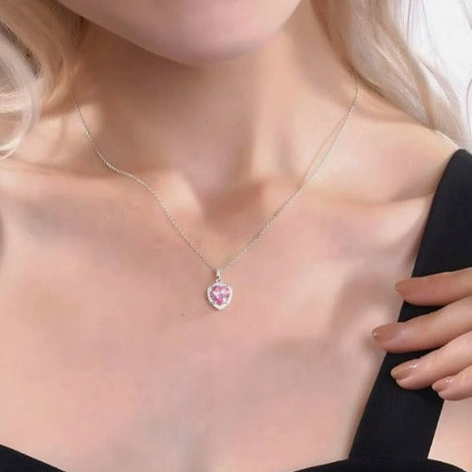 Elegant Rosé Sapphire Heart Necklace